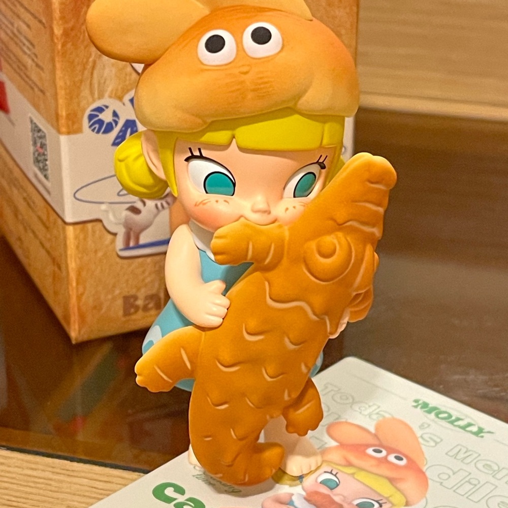 Molly Carb Lovers Series Crocodile Bread